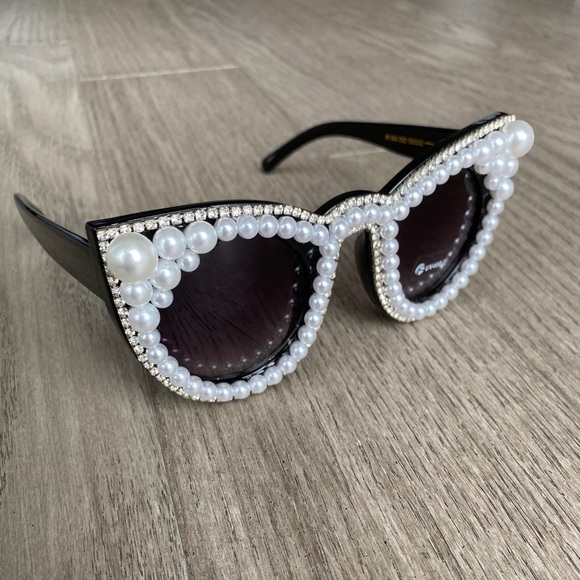 Fashion Pearl Cat Eye Sunglasses - Picture 2 of 5